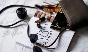 Những vật dụng không thể thiếu trong túi xách của phái nữ