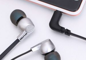 Tai nghe cần có trong túi xách của phái nữ