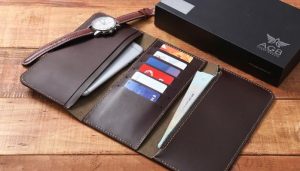 Ví tiền trong túi xách của phái nữ