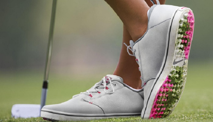 Chọn giày golf nữ