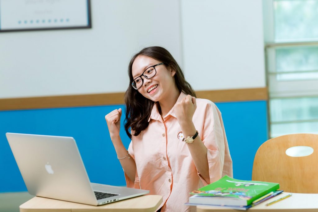 có nên học tiếng anh trực tuyến