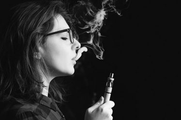 5 mẫu máy Vape đẹp phù hợp cho nữ