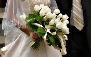 Bó hoa cưới tulip lãng mạn