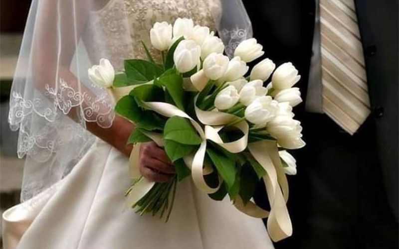 Bó hoa cưới tulip lãng mạn