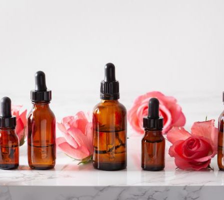 Cách làm tinh dầu hoa hồng tại nhà đơn giản chị em nên biết