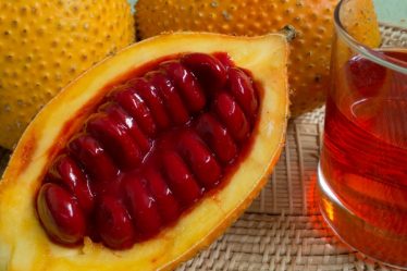 Dầu gấc có tác dụng gì? Cách sử dụng dầu gấc an toàn
