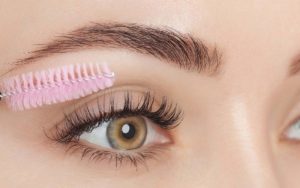 Cách chải mi nối đúng