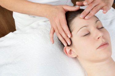 Bấm huyệt chữa mất ngủ