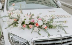 Tự chọn hoa trang trí xe hoa