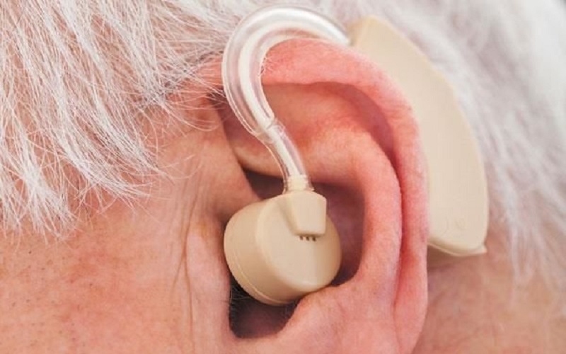 sử dụng máy trợ thính khi tai không nghe rõ