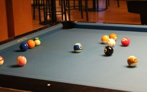 Đặt bàn bida ở vị trí phù hợp