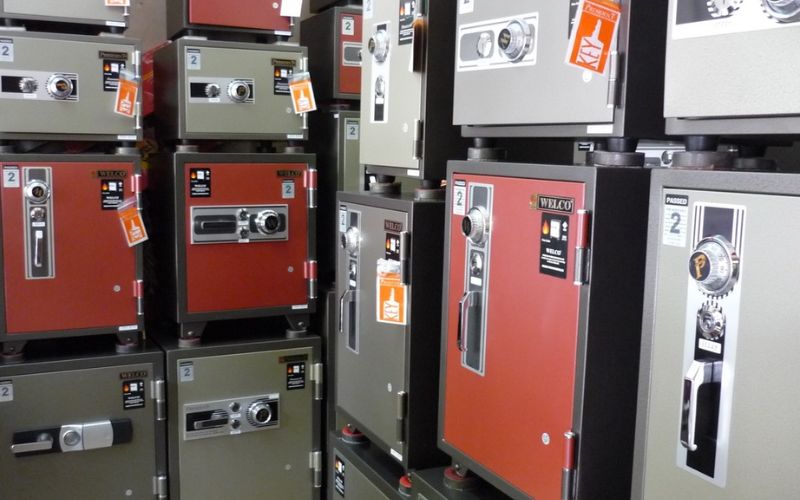 Két sắt điện tử là gì