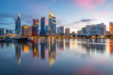 Gợi ý mua sắm, thời trang, quà tặng cho sinh viên thực tập